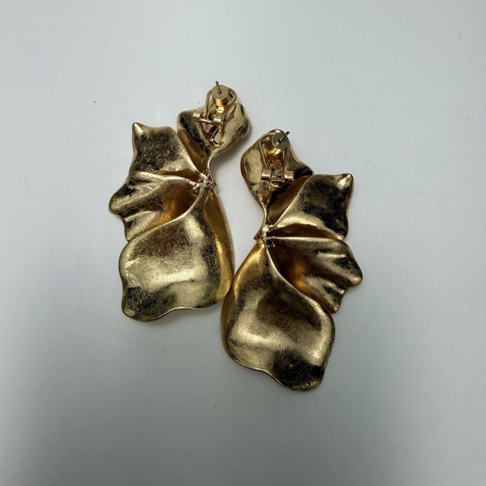 Stunning Zara Gold Leaf Statement Earrings Textured Botanical Design NWOT - Picture 4 of 6